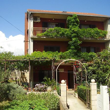 Apartments Srhoj 스타리 그라드 외부 사진