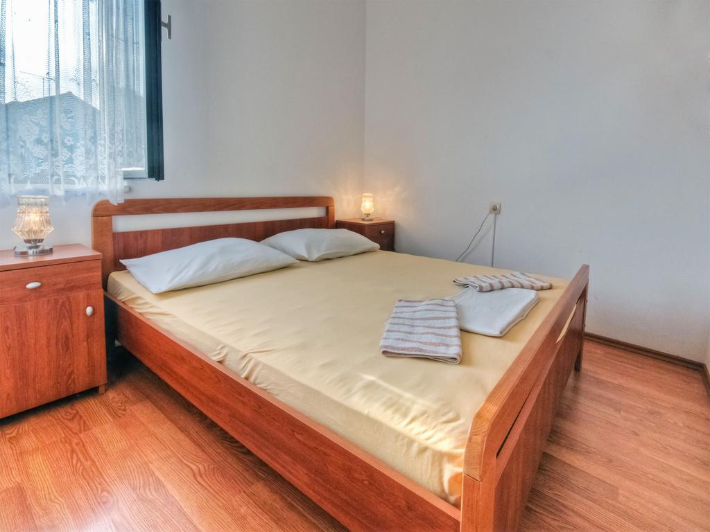 Apartments Srhoj 스타리 그라드 외부 사진