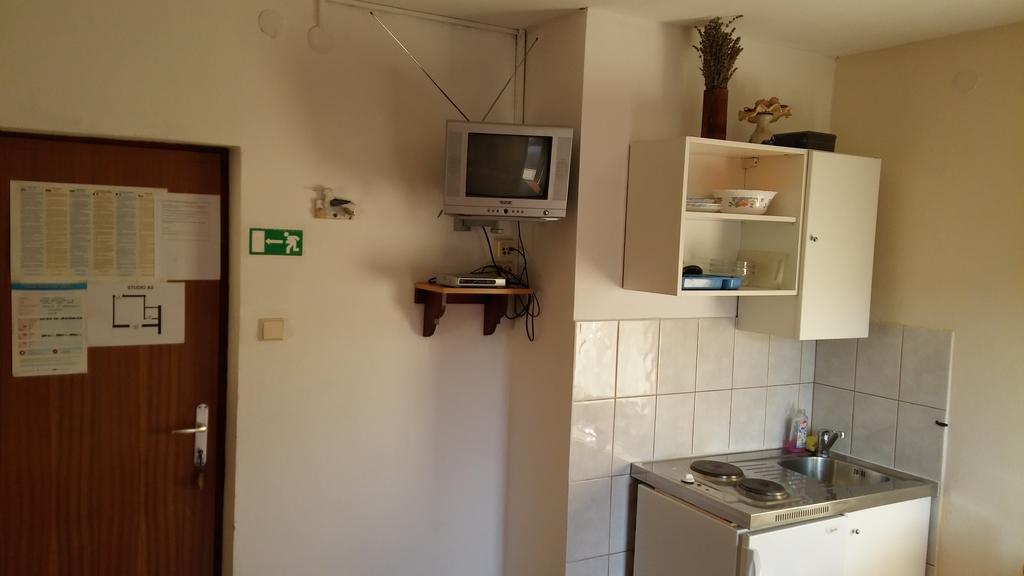 Apartments Srhoj 스타리 그라드 외부 사진