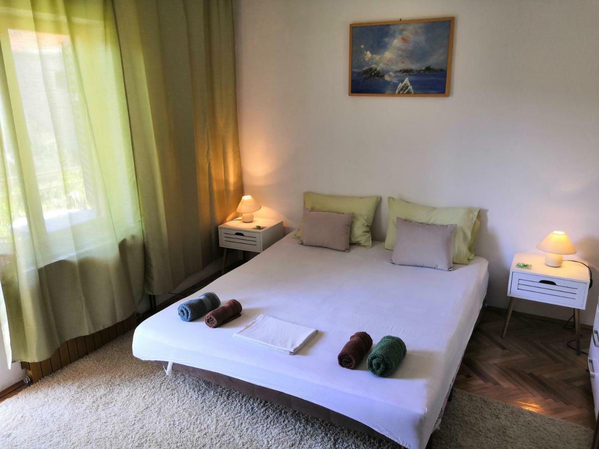 Apartments Srhoj 스타리 그라드 외부 사진