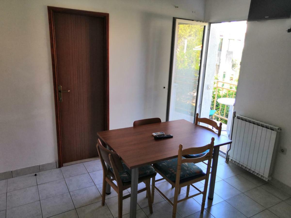 Apartments Srhoj 스타리 그라드 외부 사진